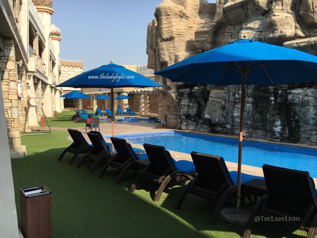 Resort stay in the ZOO in a&nbsp;city